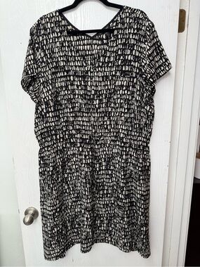 Eileen Fisher Black and Cream Short Sleeve Silk Dress 1X (looks good on XL too)